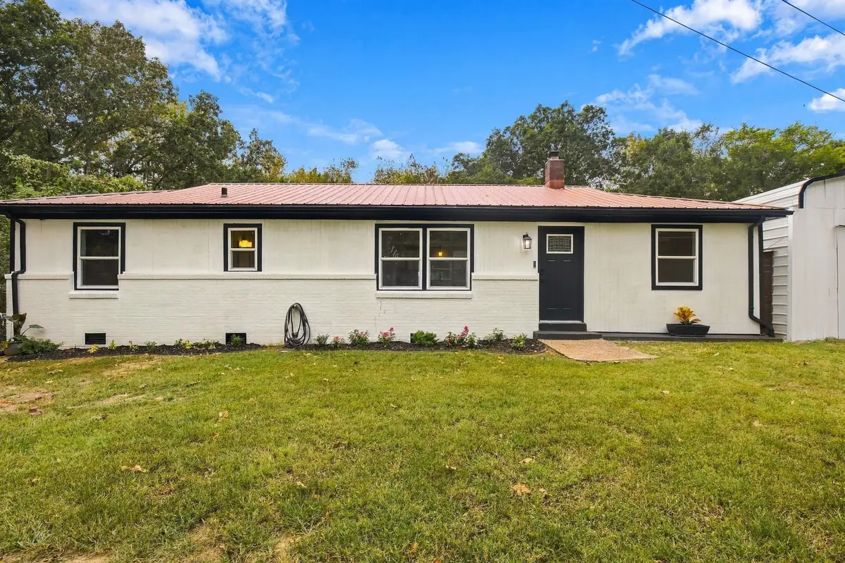 431 E Little Richland Rd, Waverly, TN 37185 - #1