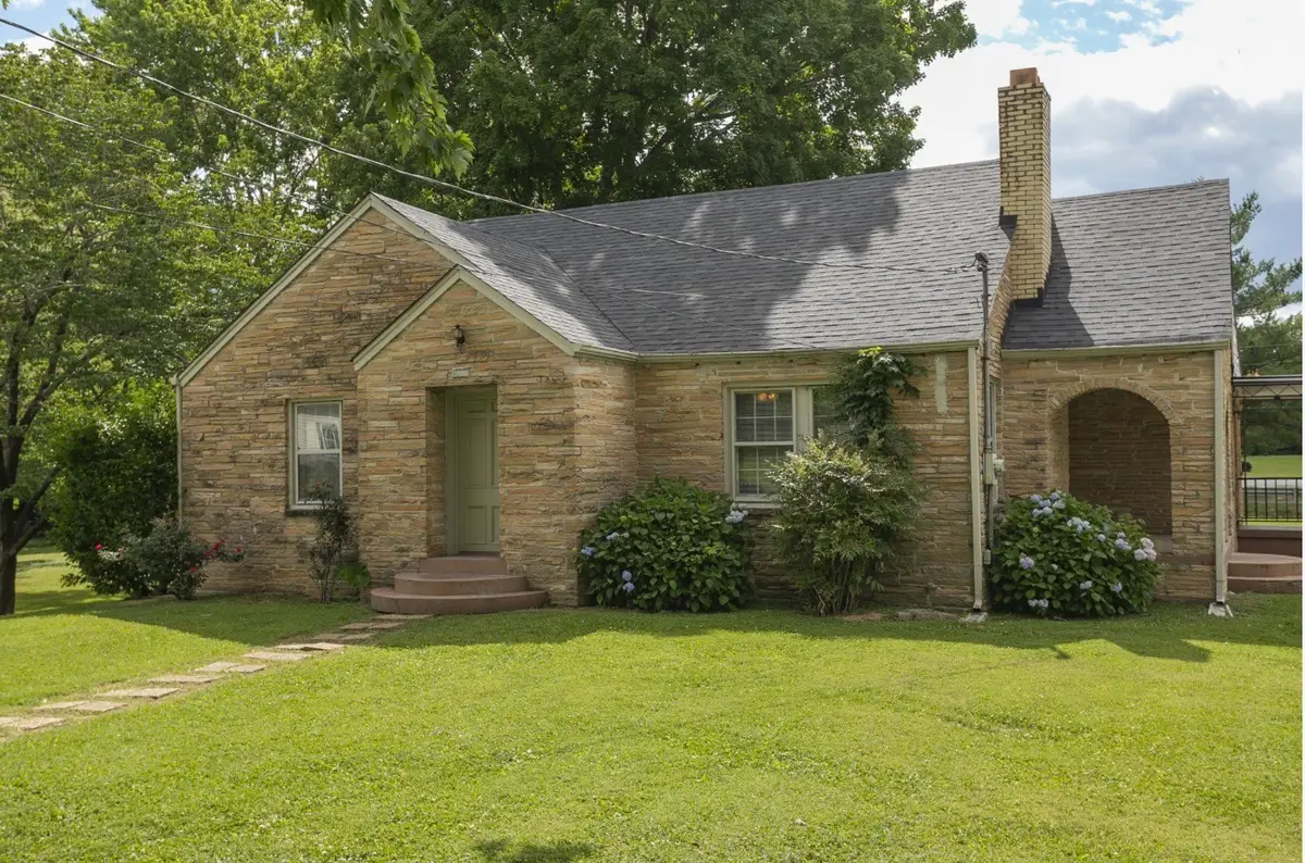 113 Carlisle Ave, Shelbyville, TN 37160 - #1
