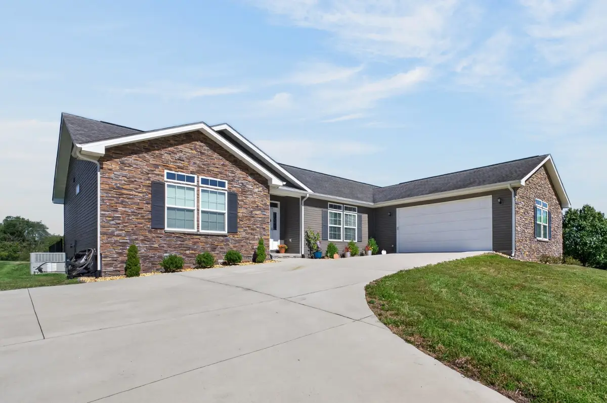 40 Highland Ridge Dr, Crossville, TN 38555 - #1