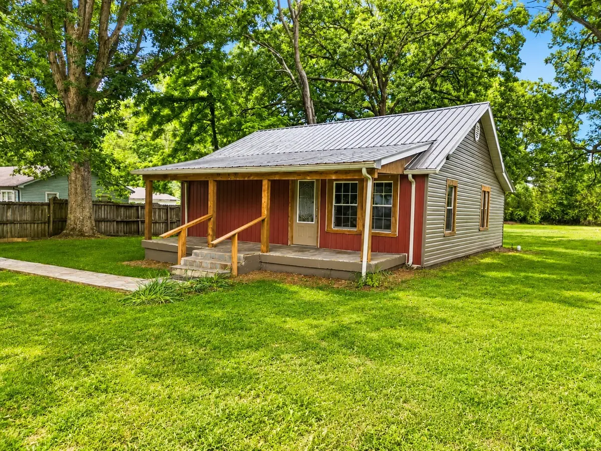 502 E Monroe St, Tullahoma, TN 37388 - #1