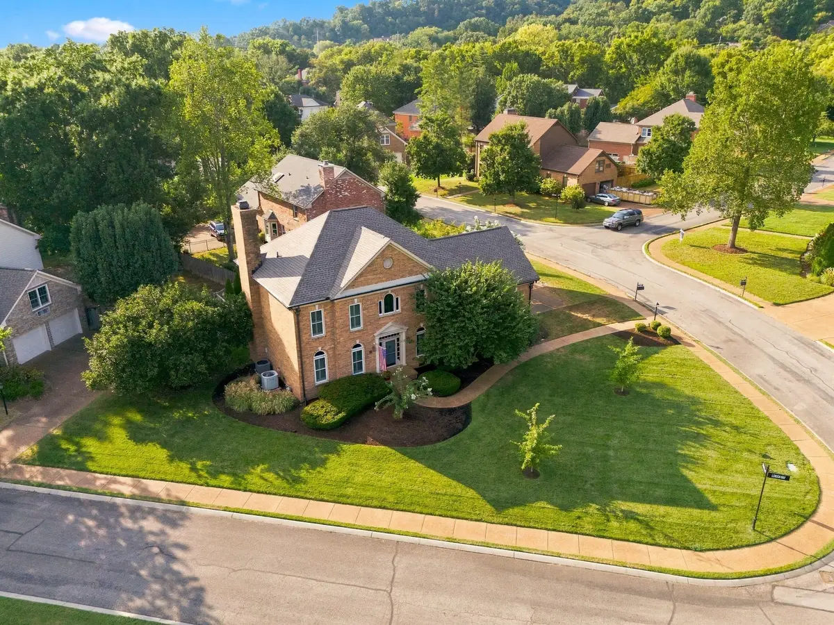 601 Dorshire Ln, Nashville, TN 37221 - #1
