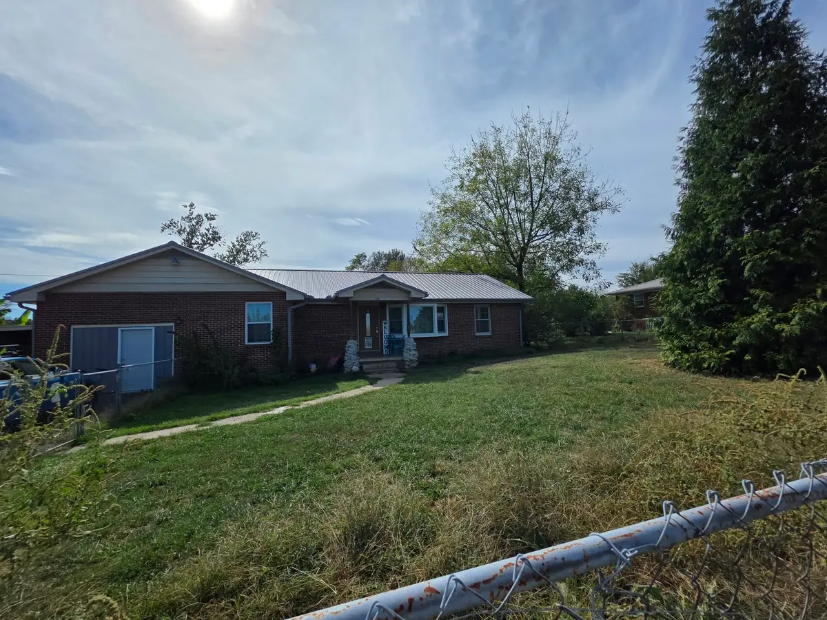 210 Cobb Rd, Tullahoma, TN 37388 - #1