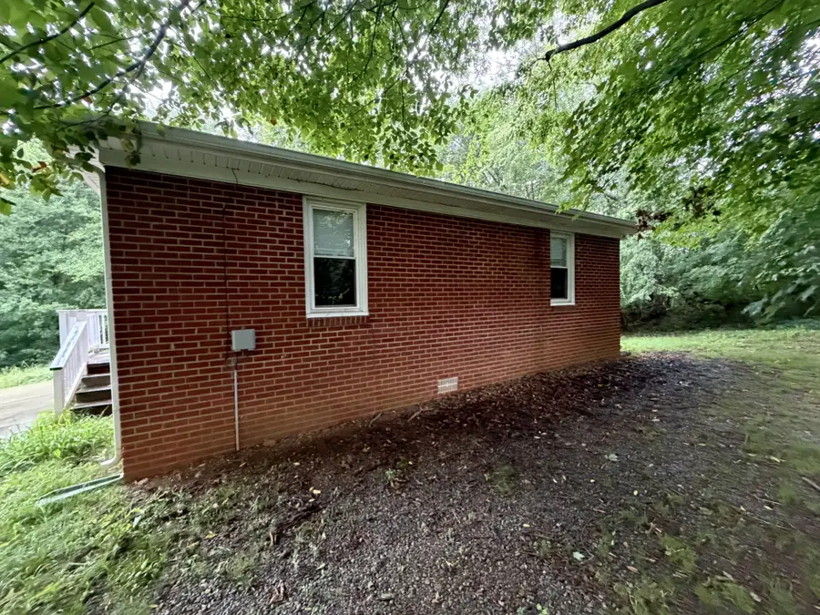 896 Locust Dr, Clarksville, TN 37040 - #3