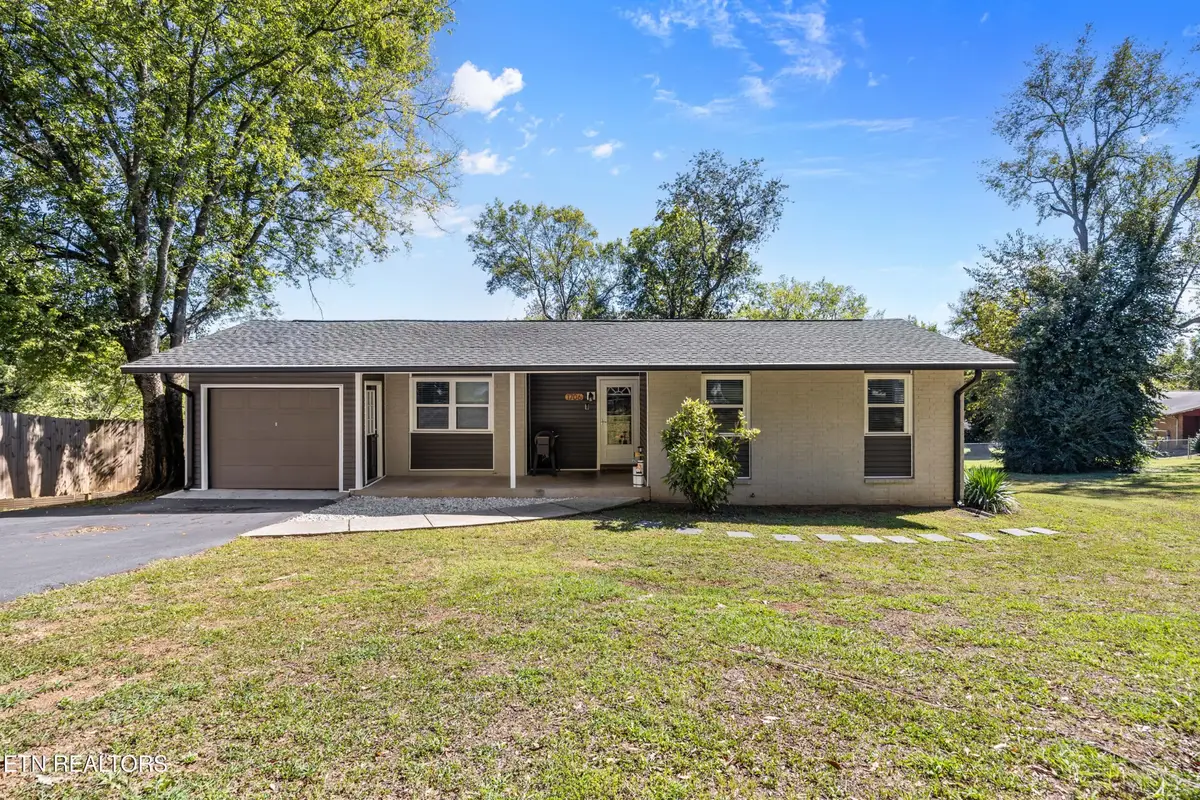 1706 Hazen St, Knoxville, TN 37915 - #1