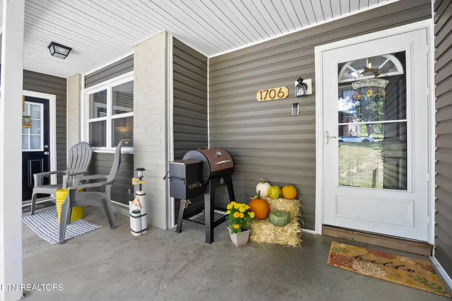 1706 Hazen St, Knoxville, TN 37915 - #3