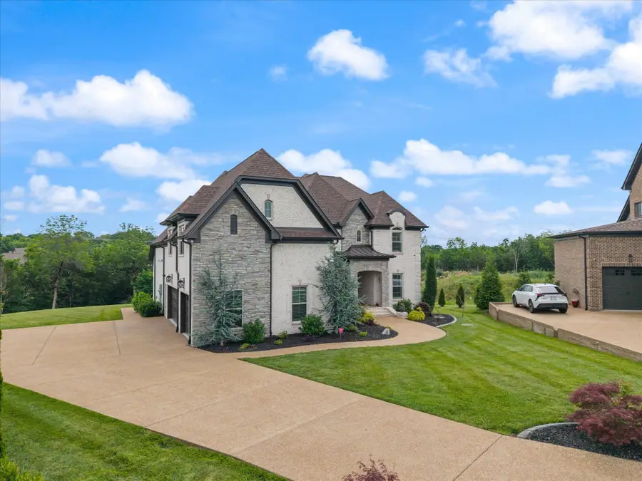 2902 Carisbrooke Dr, Mount Juliet, TN 37122 - #2
