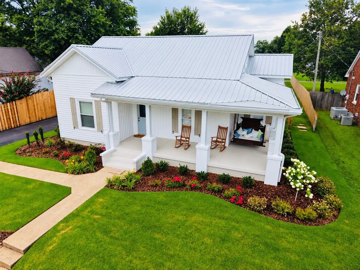 136 Groh St, Lawrenceburg, TN 38464 - #1