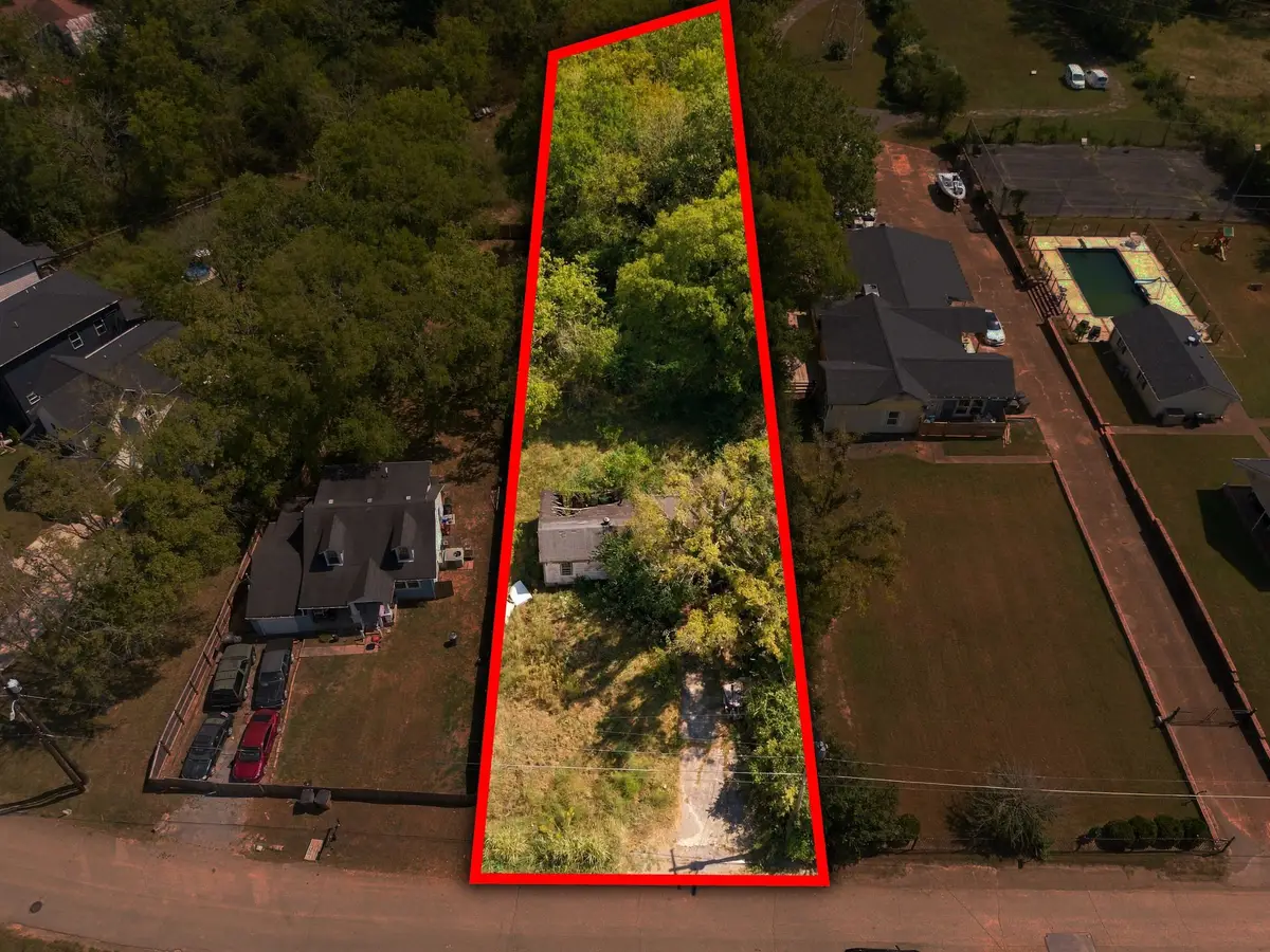 1522 E Stewarts Ln, Nashville, TN 37218 - #1