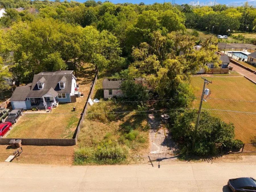 1522 E Stewarts Ln, Nashville, TN 37218 - #2