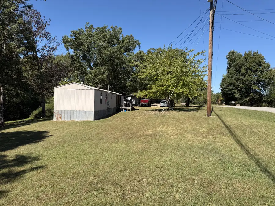 1734 Clydeton Rd, Waverly, TN 37185 - #2