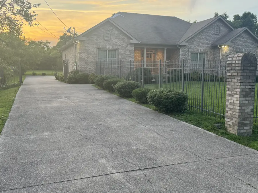1719 River Dr, Nashville, TN 37218 - #3