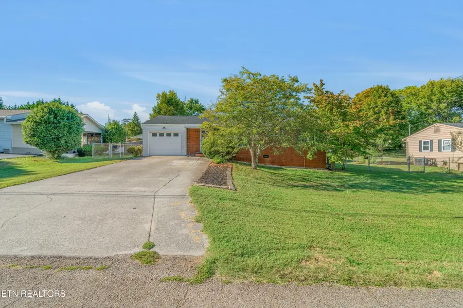 2001 Radiance Drive, Knoxville, TN 37912 - #2