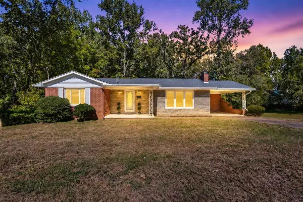 134 Mcrae St, Camden, TN 38320