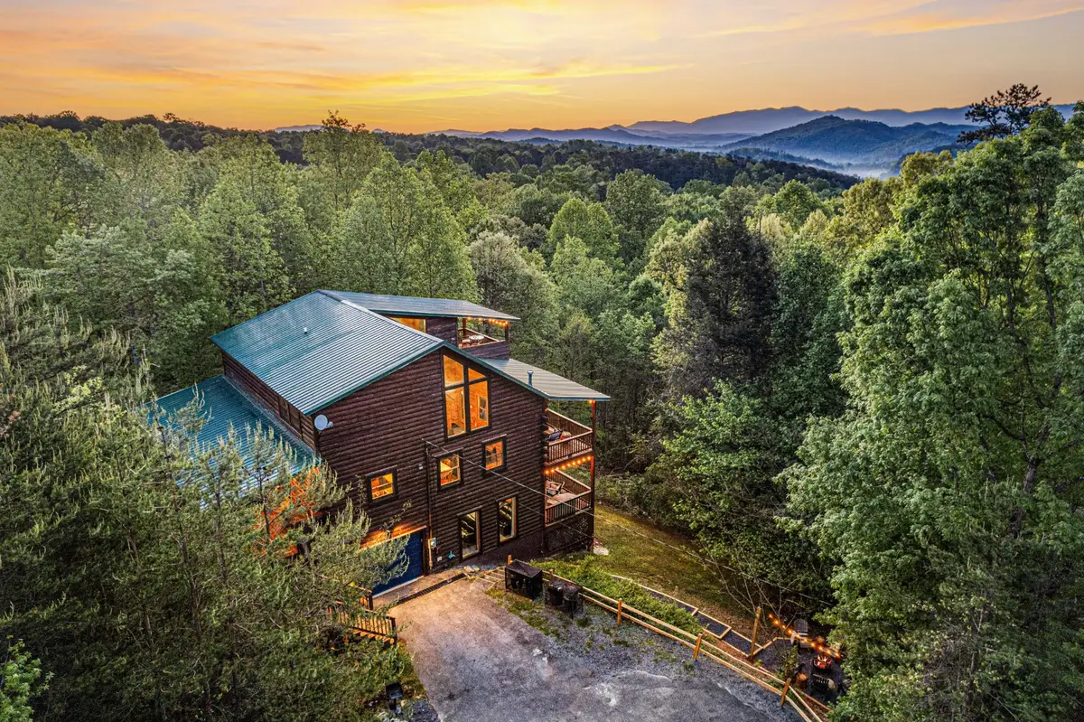 2010 Bluff Mountain Rd, Sevierville, TN 37876 - #1