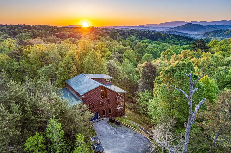 2010 Bluff Mountain Rd, Sevierville, TN 37876 - #2
