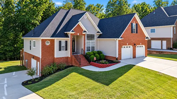 840 Brooke Stone Dr, Soddy Daisy, TN 37379