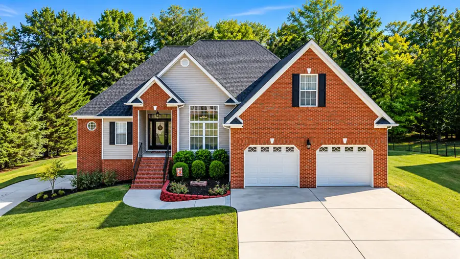840 Brooke Stone Dr, Soddy Daisy, TN 37379 - #2