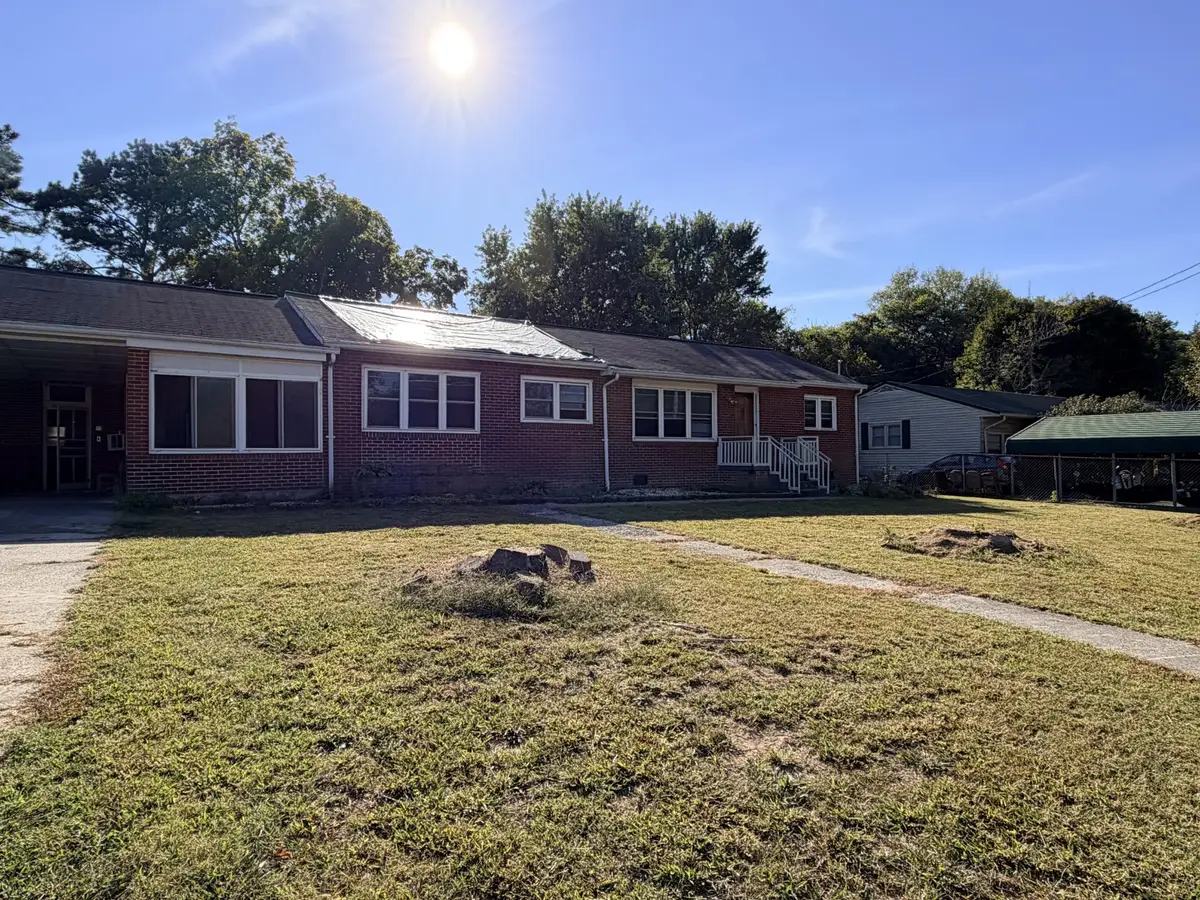 317 Woodlawn Dr, Kingston, TN 37763 - #1