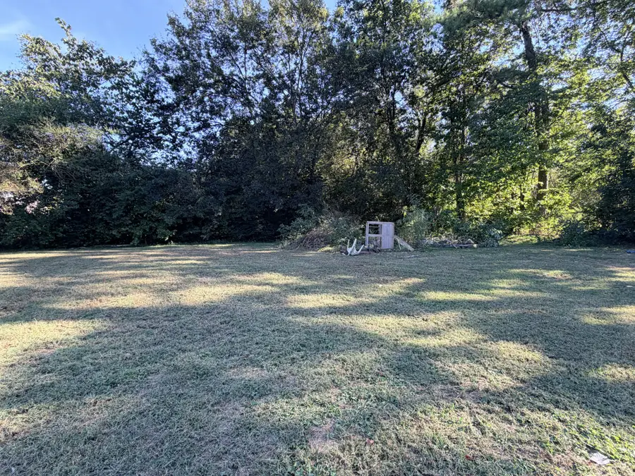 317 Woodlawn Dr, Kingston, TN 37763 - #3
