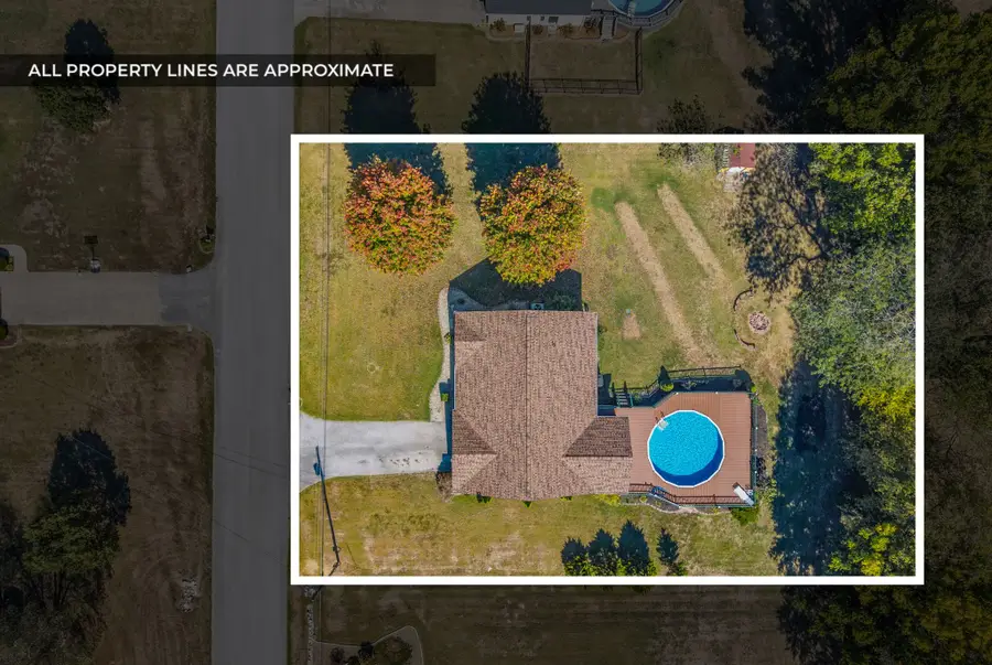 1810 Valley View Dr, Hopkinsville, KY 42240 - #2