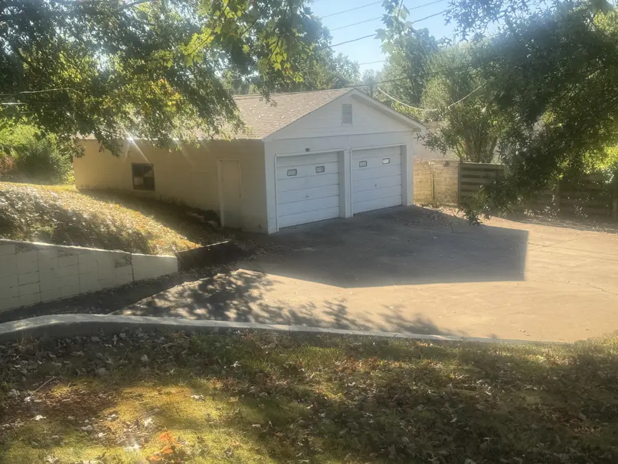 1604 Buffalo Rd, Lawrenceburg, TN 38464 - #2