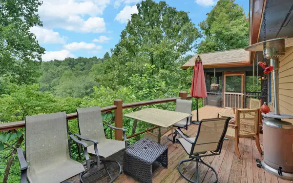 475 Rivercane Rd, Brasstown, NC 28902