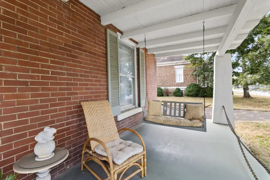616 N Jefferson St, Shelbyville, TN 37160 - #3