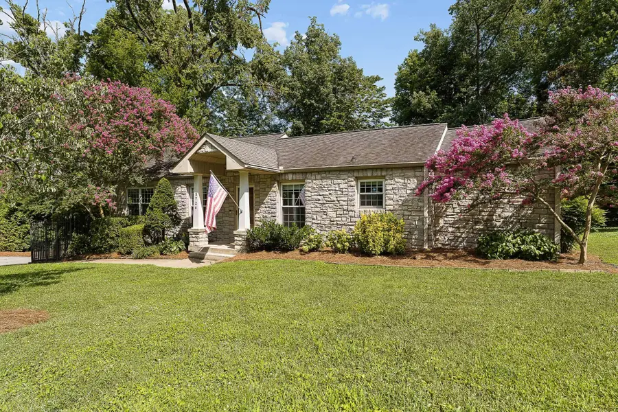 3724 Woodmont Ln, Nashville, TN 37215 - #2