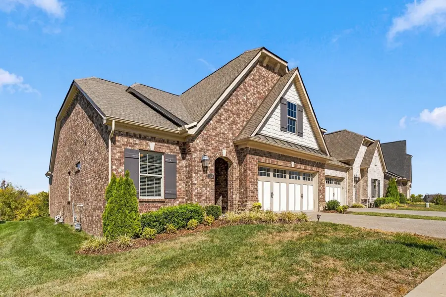 912 Cherry Grove Dr, Hendersonville, TN 37075 - #2