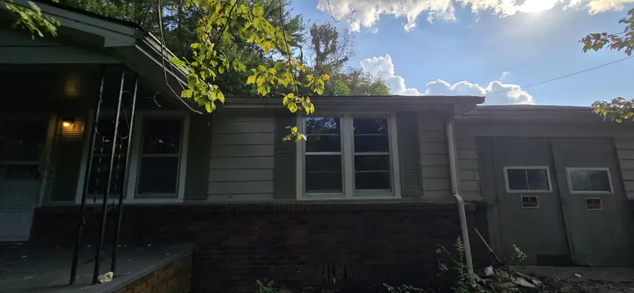 1372 Old Kentucky Rd, Tazewell, TN 37879 - #2