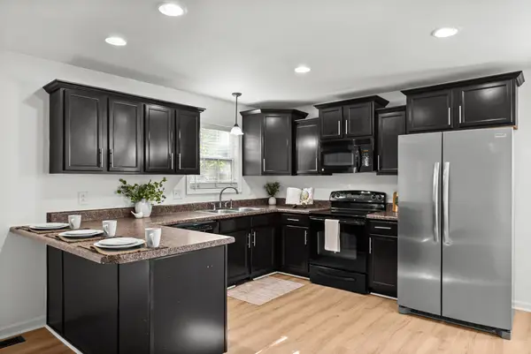 1515 Reasons Dr, Clarksville, TN 37042