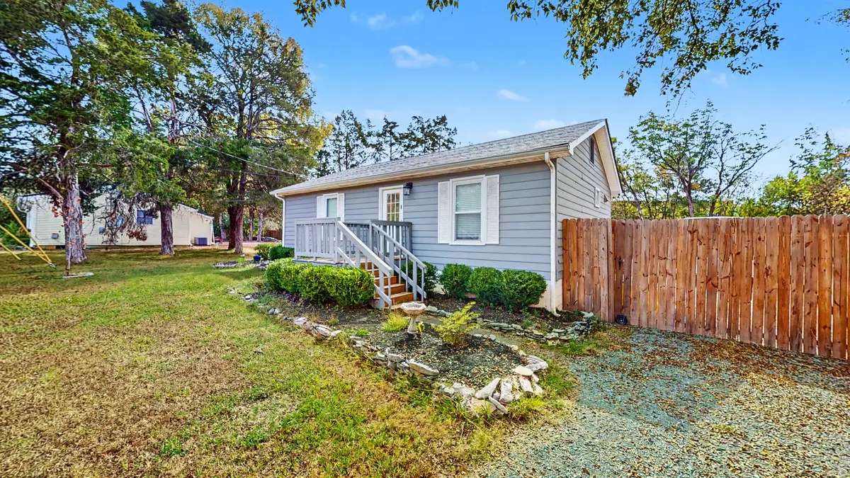 215 Sunrise Ave, La Vergne, TN 37086 - #1