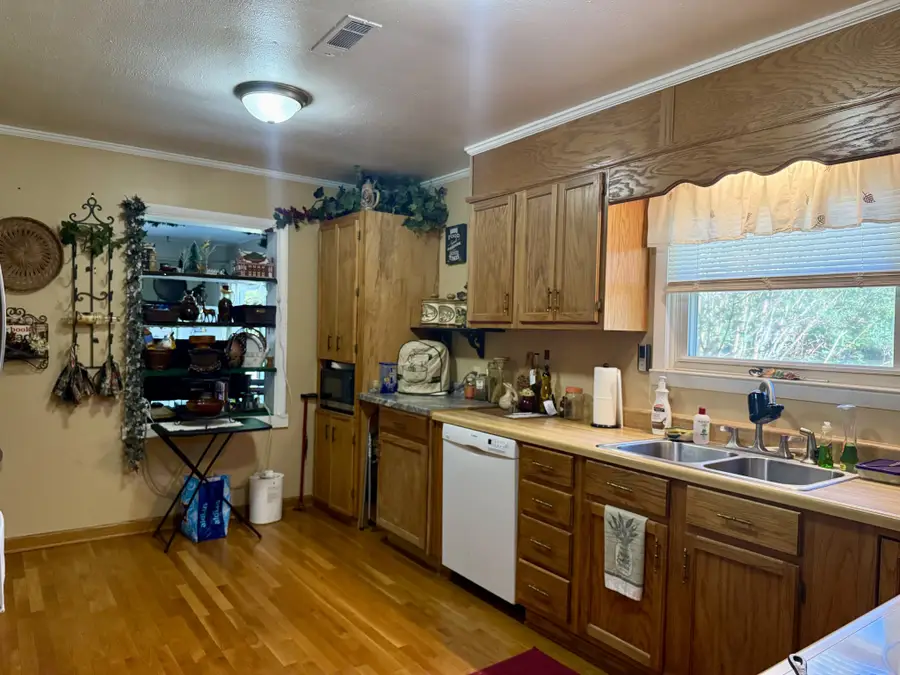 126 Roosevelt Rd, McMinnville, TN 37110 - #3