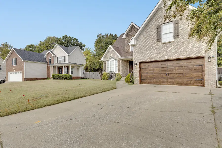1622 Autumn Dr, Clarksville, TN 37042 - #3