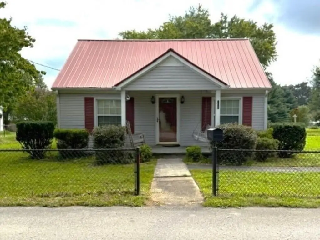 406 4th Ave S, Baxter, TN 38544 - #1