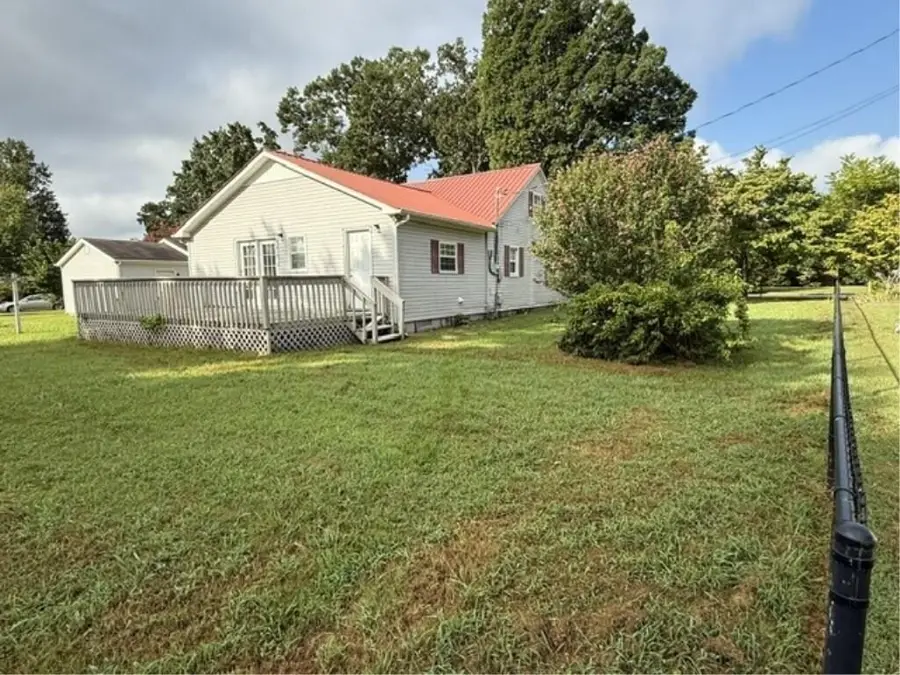 406 4th Ave S, Baxter, TN 38544 - #2