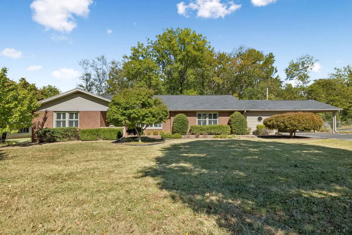 106 N Sunset Cir, Hopkinsville, KY 42240 - #1