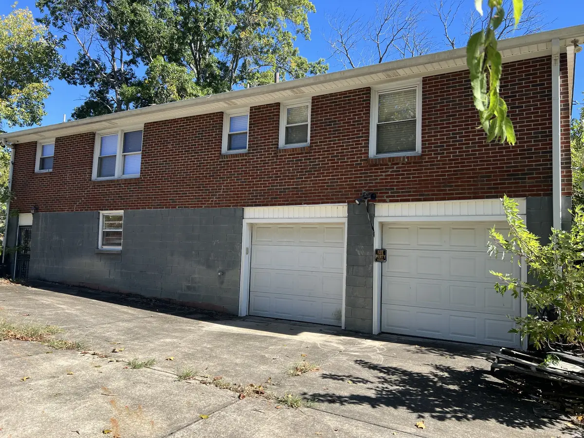 215 Cindy Pl, Goodlettsville, TN 37072 - #1