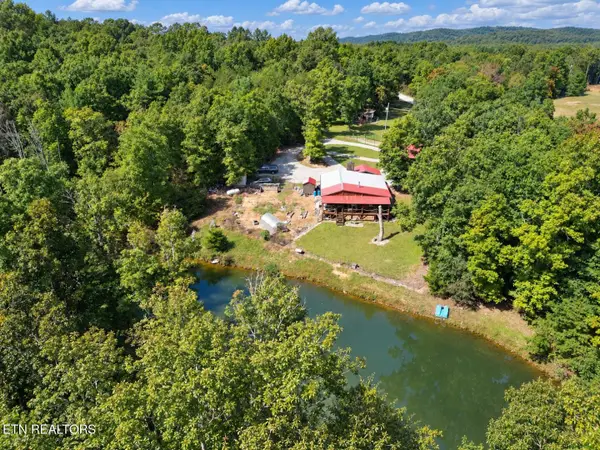 201 Collins Turnpike, Deer Lodge, TN 37726