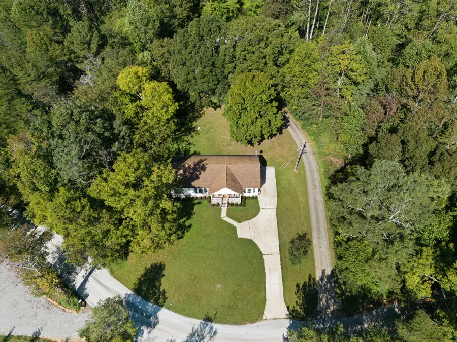 9887 Back Valley Rd, Evensville, TN 37332 - #2