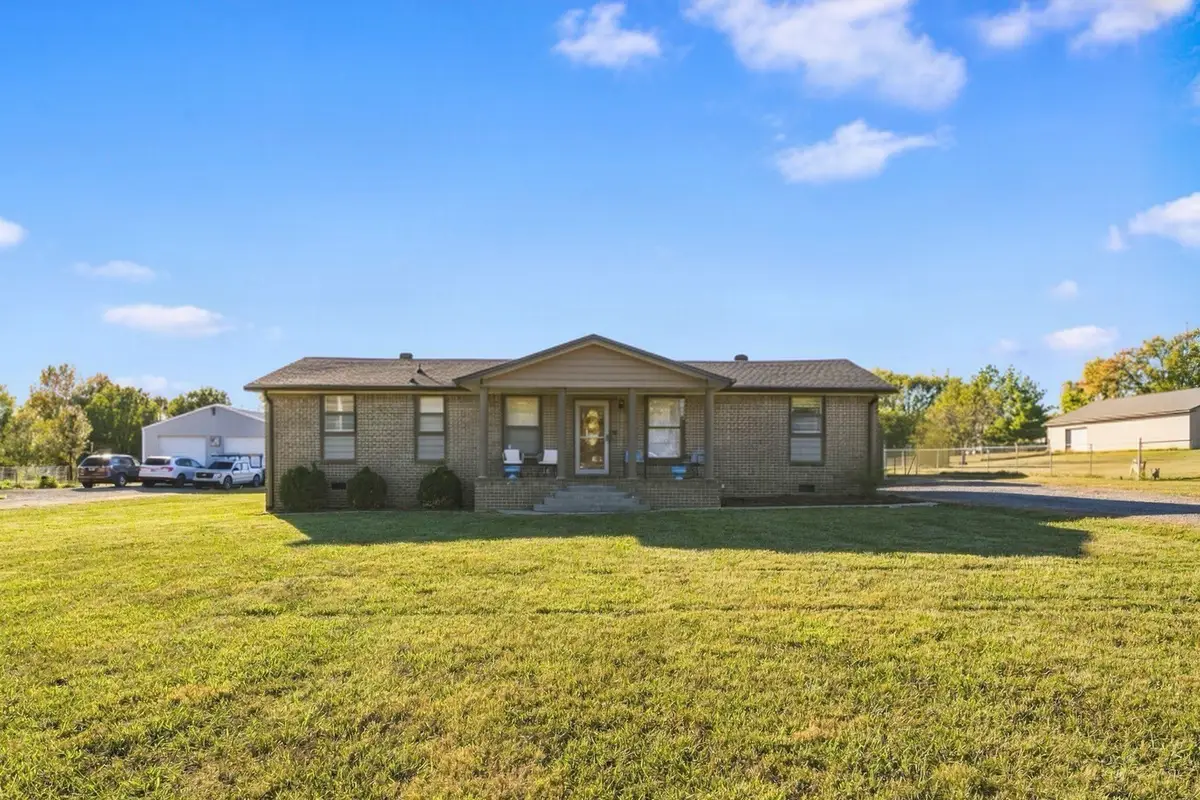 70 Byars Ln, Castalian Springs, TN 37031 - #1