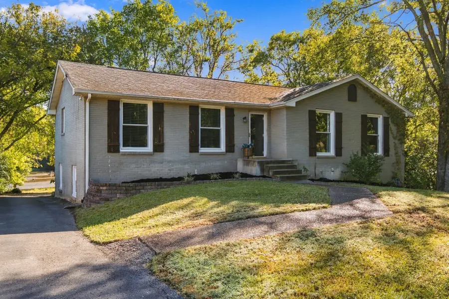 425 Lakeshore Dr, Old Hickory, TN 37138 - #2