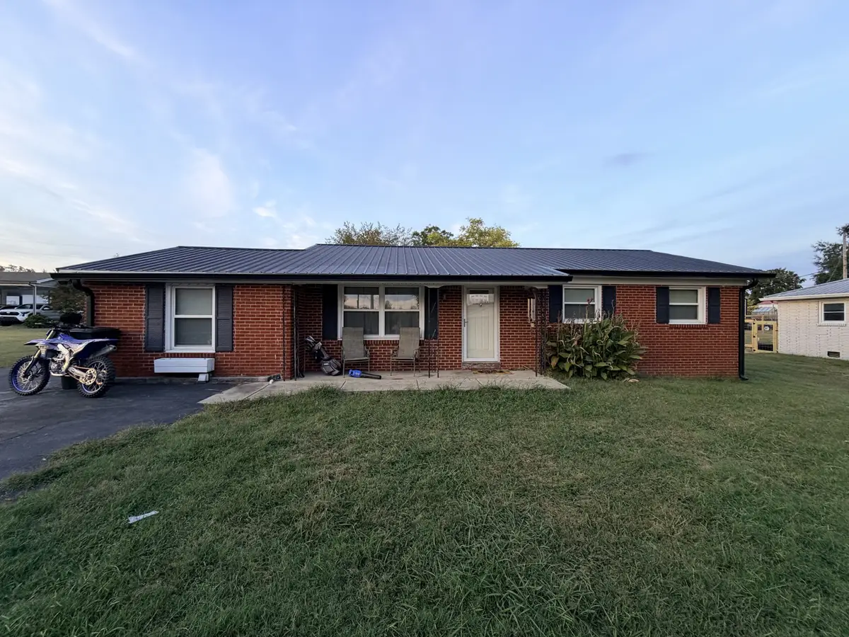 1965 Stevens Dr, Westmoreland, TN 37186 - #1