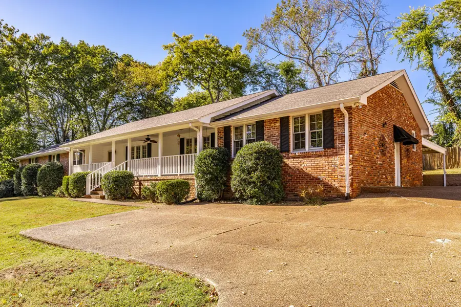 1940 Graceland Dr, Goodlettsville, TN 37072 - #2