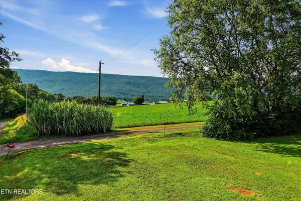 2 County Road 882, Etowah, TN 37331