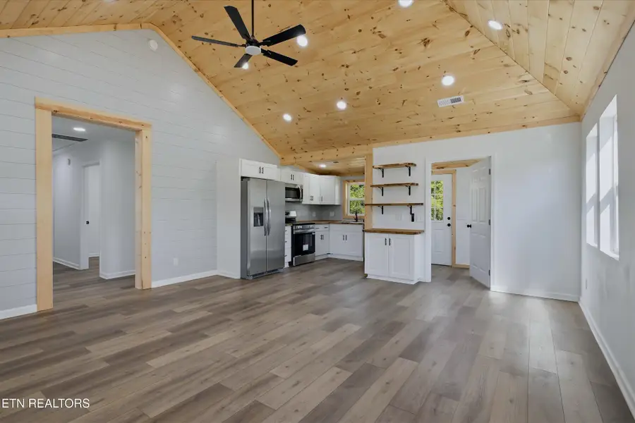 1100 8th St, Etowah, TN 37331 - #2