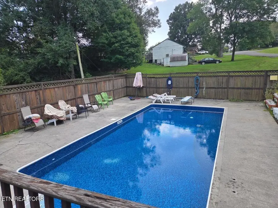 1107 Vermont Ave, Etowah, TN 37331 - #3