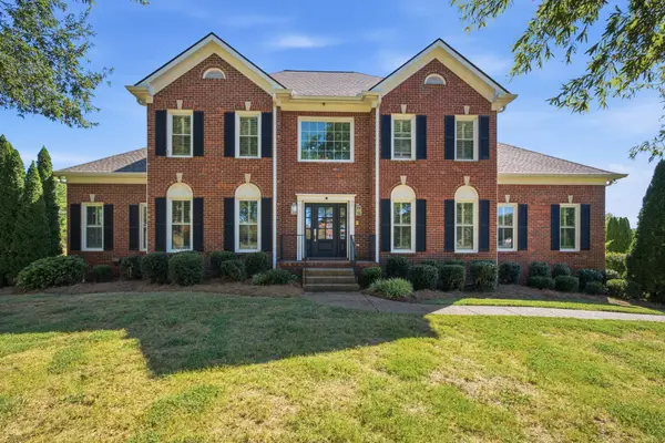 2405 Douglass Glen Ln, Franklin, TN 37064