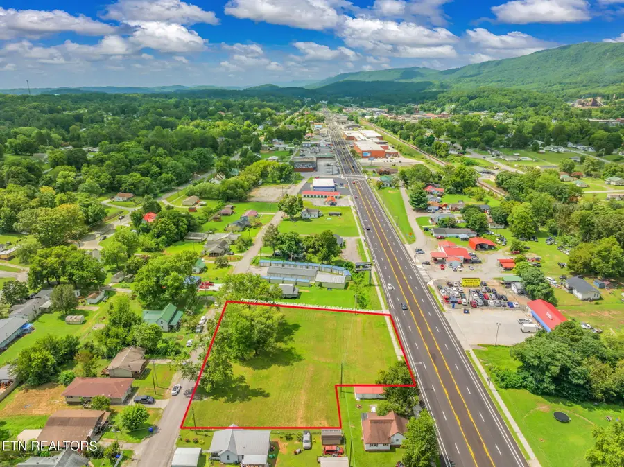 706 N Gateway Ave, Rockwood, TN 37854 - #2