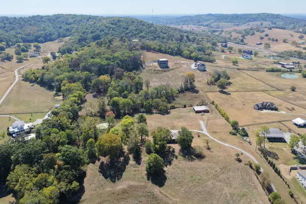 2425 Allisona Rd, Eagleville, TN 37060